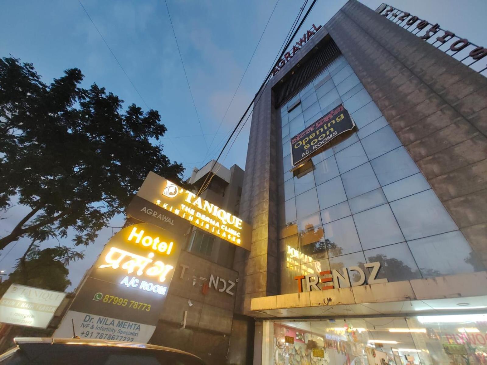 Hotel Prasang Surat Exterior foto